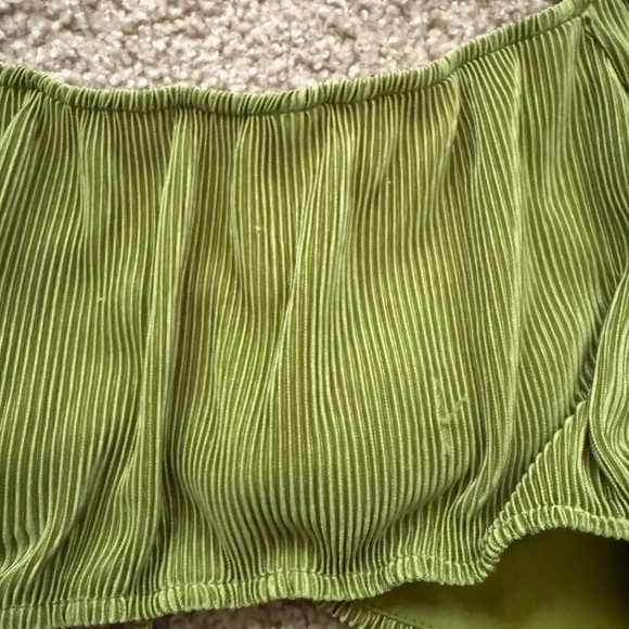 Green Flare long sleeve top - Picture 7 of 8